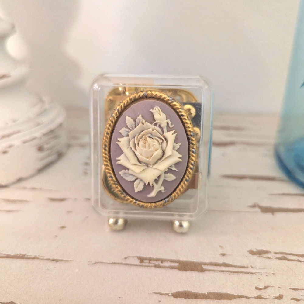 Vintage Victorian Cameo Music Box "Love Me Tender ",Rose in Lavender, Gold Tone